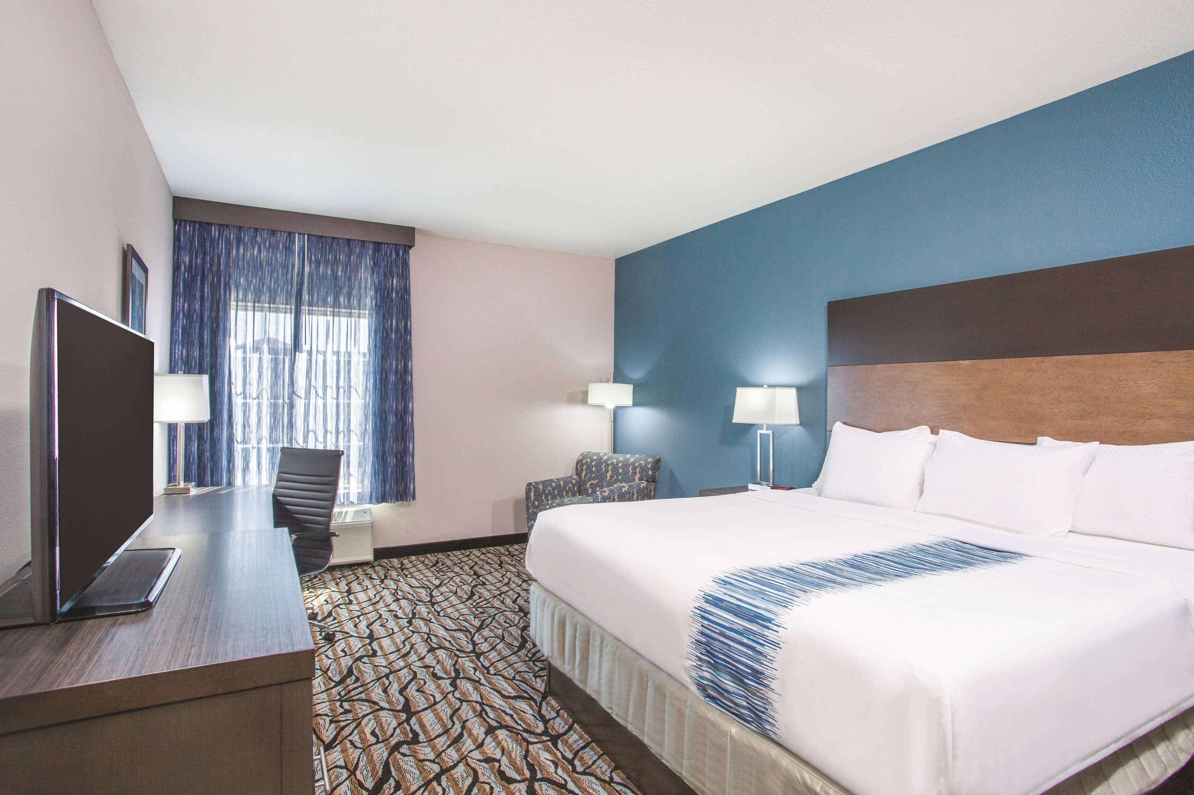 La Quinta By Wyndham Cullman Hotel Exterior photo