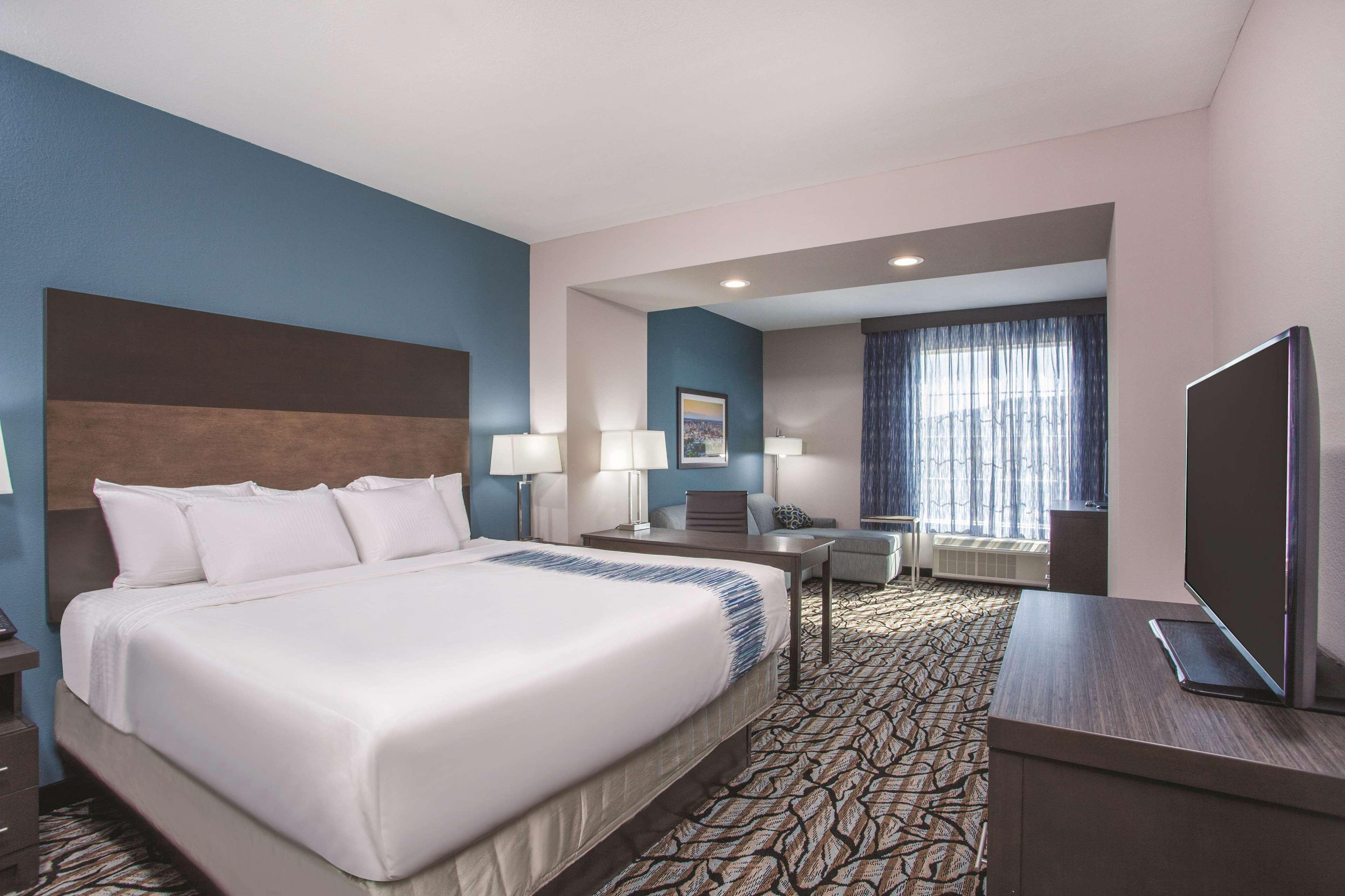 La Quinta By Wyndham Cullman Hotel Exterior photo